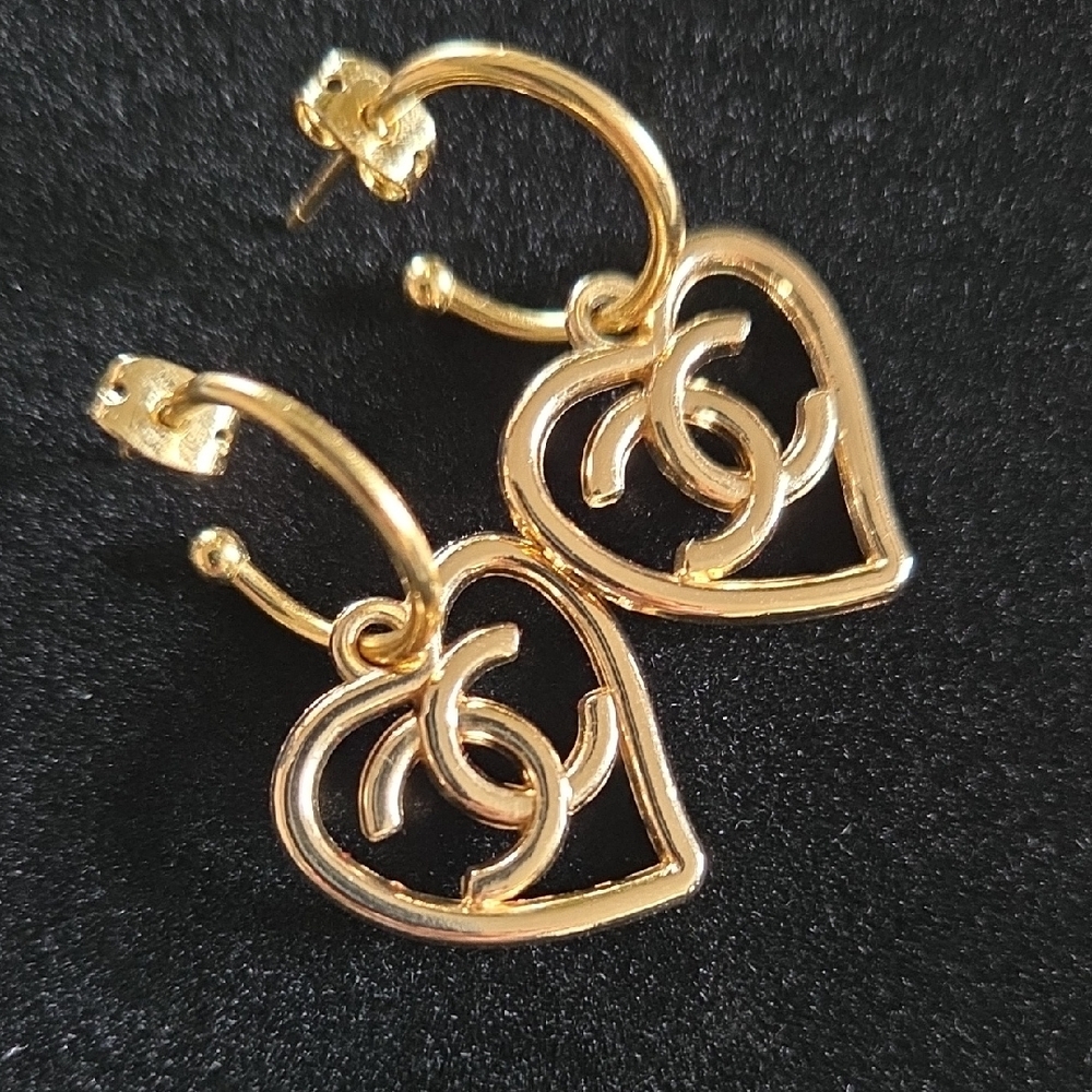 TOKA B Gold Heart Logo Earrings - Picture 5 of 7